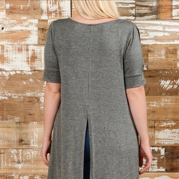 ⭐️Plus Sizes!⭐️ Cold-Shoulder Split-Back Top - Picture 5 of 5